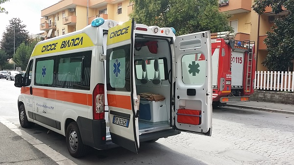 Ambulanza in via Giustignano