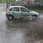 Primi effetti della pioggia sulle strade