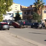 Incidente a Via Ugo la Malfa, auto ribaltata