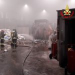 Incendio in un’azienda di stoccaggio rifiuti di Cisterna