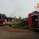 Aprilia, casa a fuoco in via Selciatella: intervengono i Vigili del Fuoco.