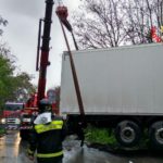 Camion ribaltato in Via Vallelata, illeso il conducente